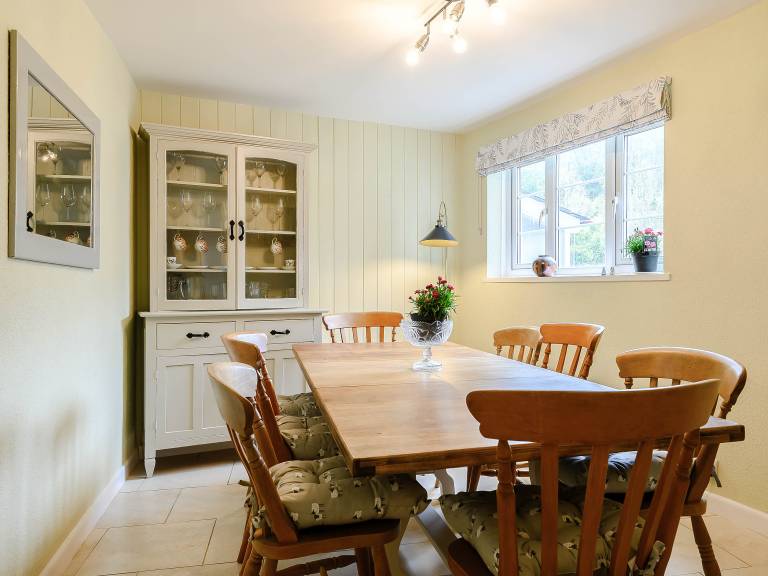Cottage with garden — photo 5