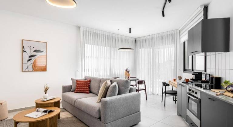 Serviced apartment with terrace | Close to Dizengoff Street — photo 2