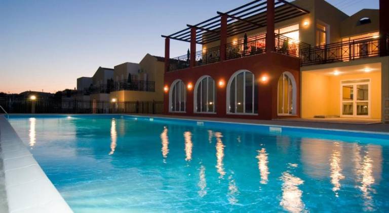 Serviced apartment with yard, terrace & pool | Dogs allowed in Samos