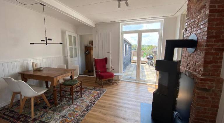 House with BBQ & patio — photo 4