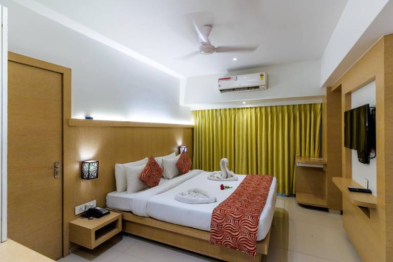 Gold Crest Business Hotel