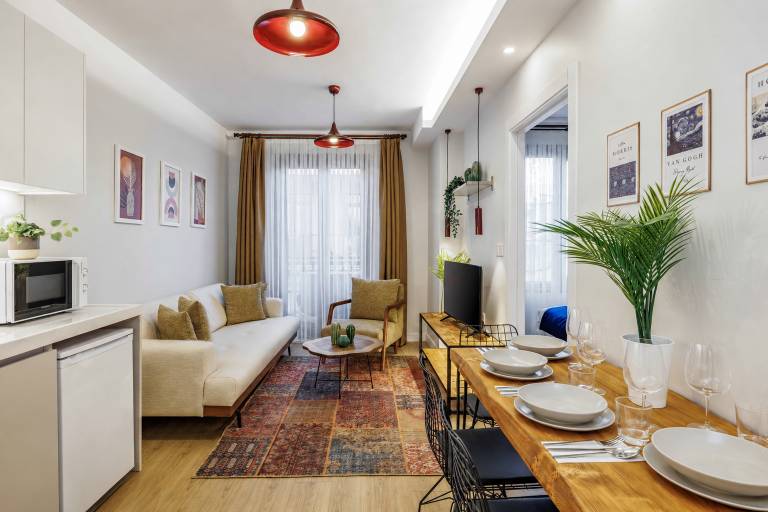 Magnificent2 Bedroom Apartment At Monnas Suite