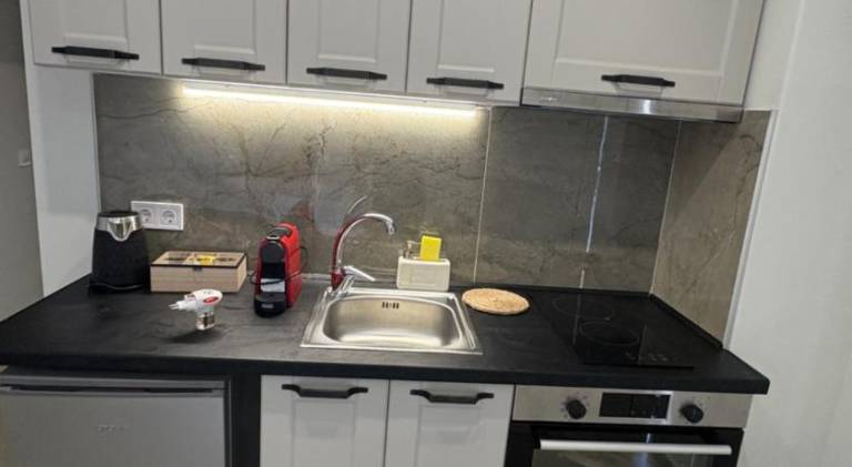Rental apartment with patio — photo 4