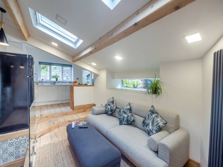 Cottage with garden | Water view — photo 4