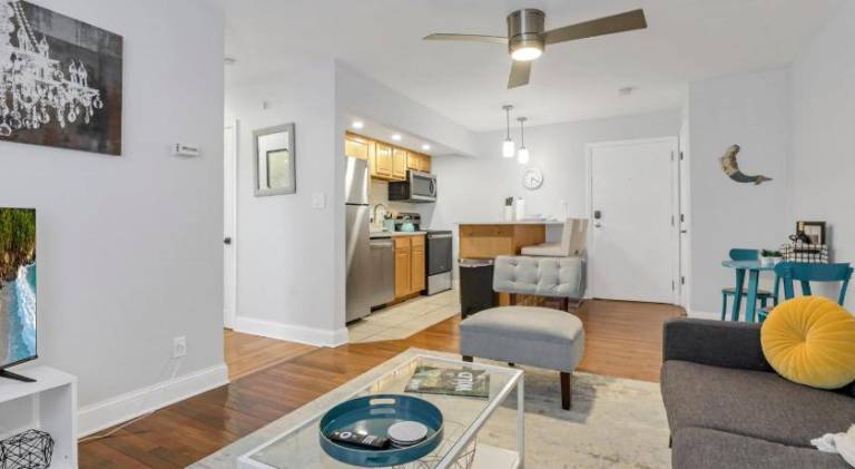 Cozy 2 BR in Short North Convenient Parking — photo 2