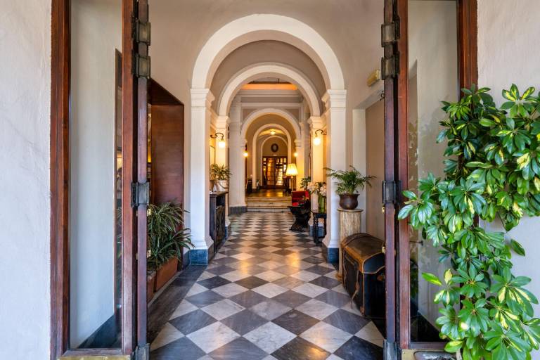 Royal Victoria Hotel — photo 2