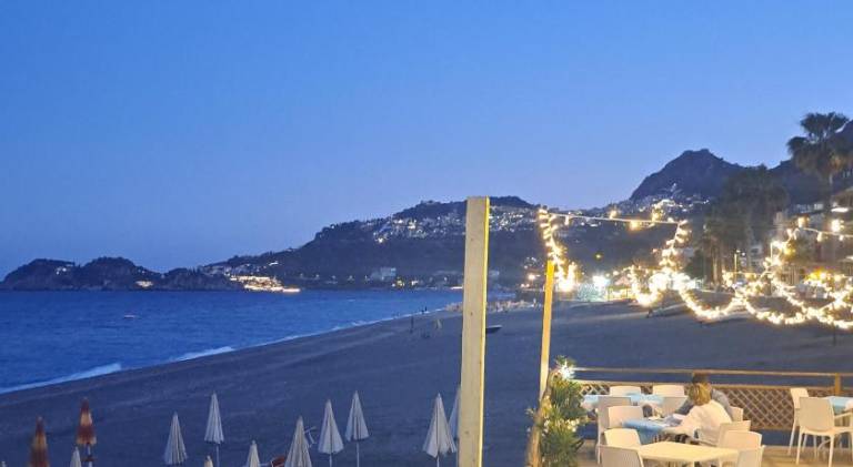 Maniel Beach Hotel — photo 3