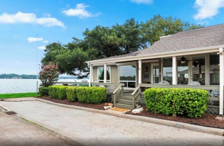House Lake Conroe