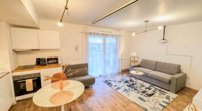 Apartment with 1 room for 3 persons in Bobigny