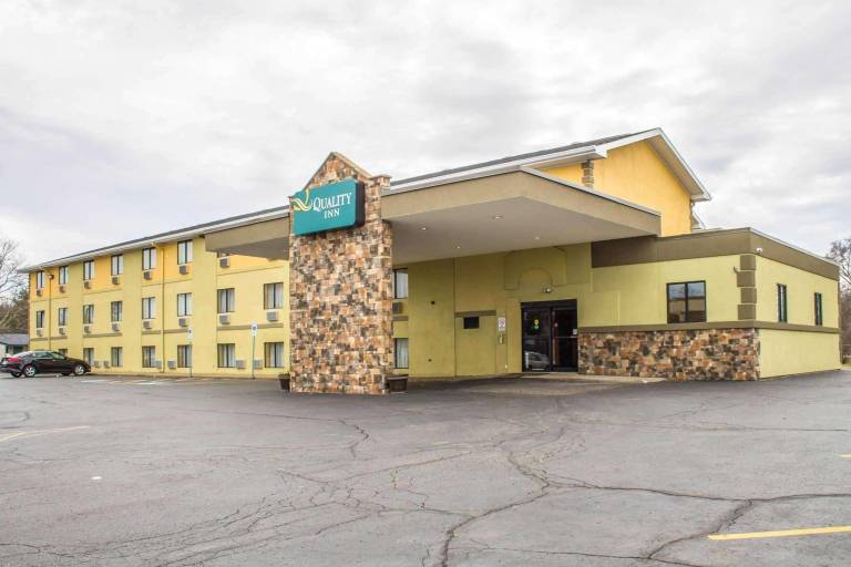 Quality Inn Hall of Fame