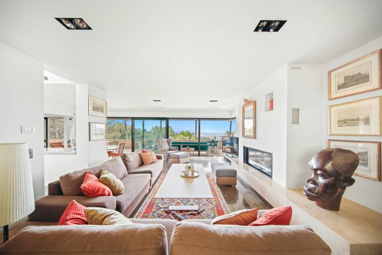 Mediterranean villa with panoramic sea views — photo 2
