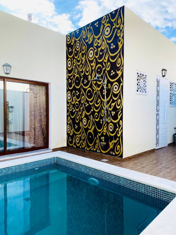 Villa with patio, barbecue & private pool | Pets allowed — photo 2