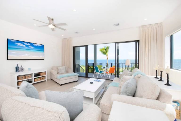 Cassava Point Villa 4D 3BR Oceanfront at Sea Haven