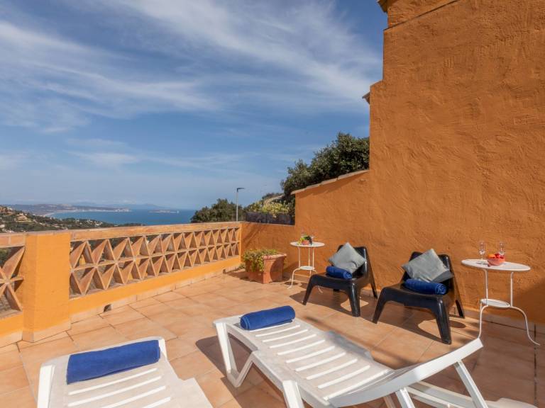 Fully equipped vacation home with garden & patio | Nature view | Pets allowed — photo 2