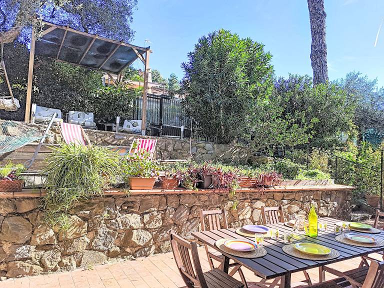 Rental apartment with garden, terrace & barbeque — photo 3
