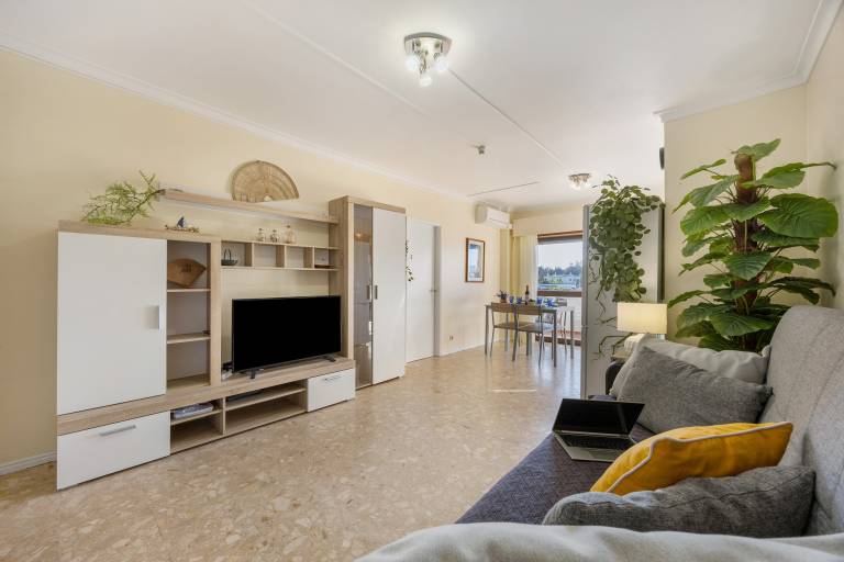 Charming rental apartment with fast internet | Mountain view | Next to the beach | Pets allowed — photo 2