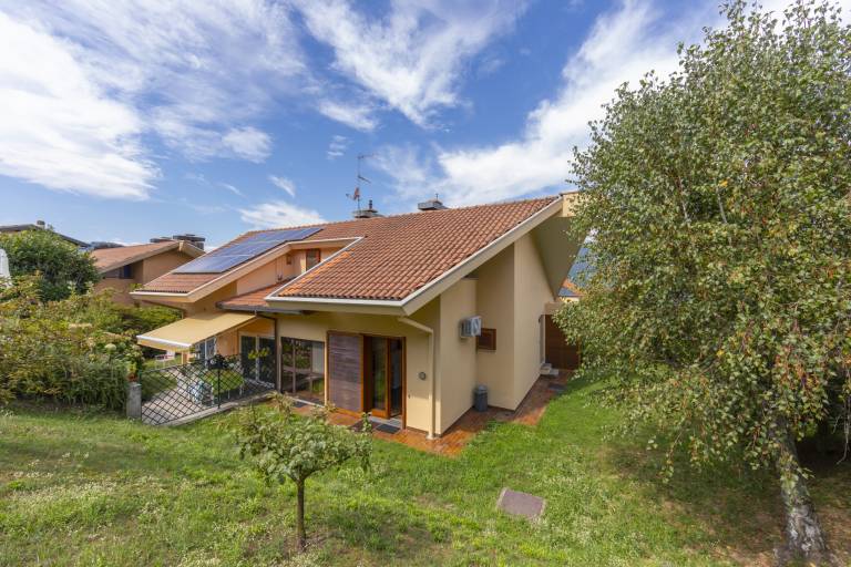 Chalet  Lesa