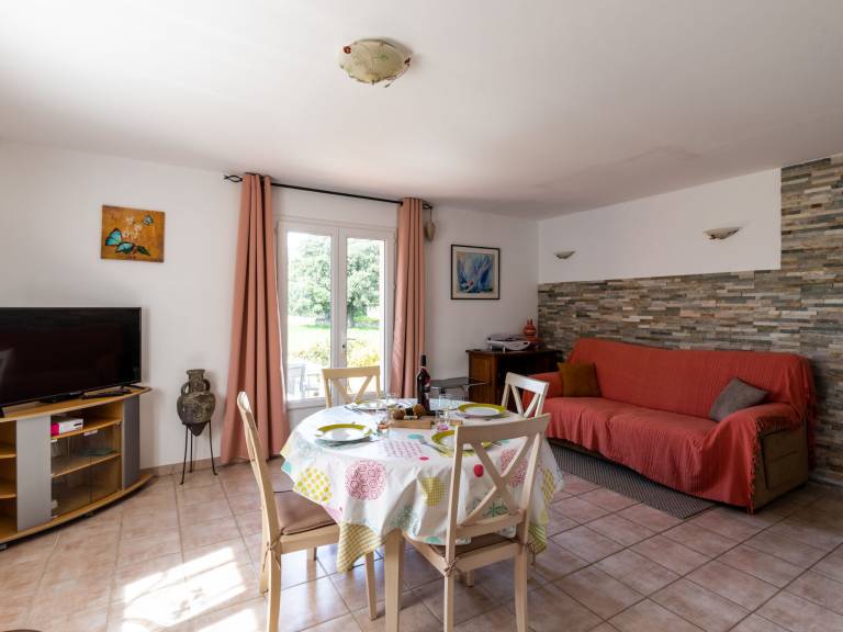Fully equipped beautiful vacation home with garden, BBQ & terrace | Mountain view | Pets are welcome — photo 3