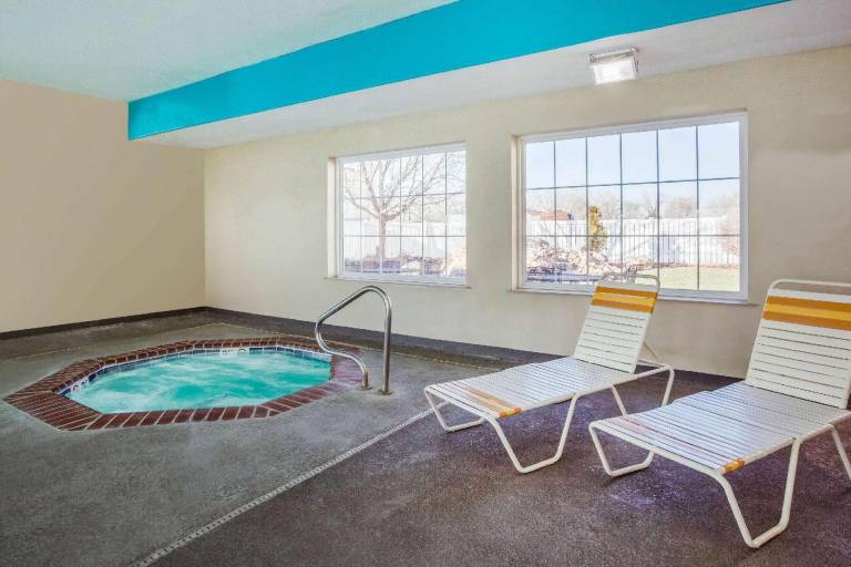 La Quinta Inn & Suites by Wyndham North Platte — photo 5