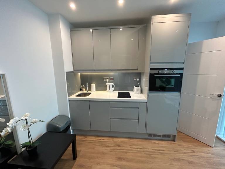 Apartment Ealing