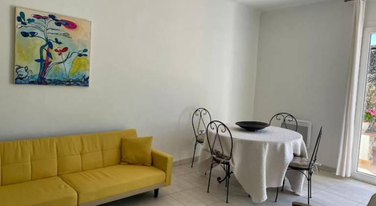House with pool — photo 5