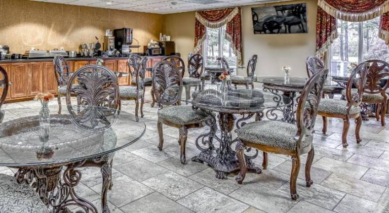 COLDWATER INN — photo 4