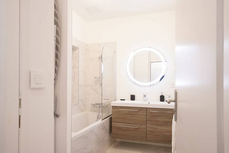 Beautiful cocoon 54 m² for 4 near the Old Port — photo 4