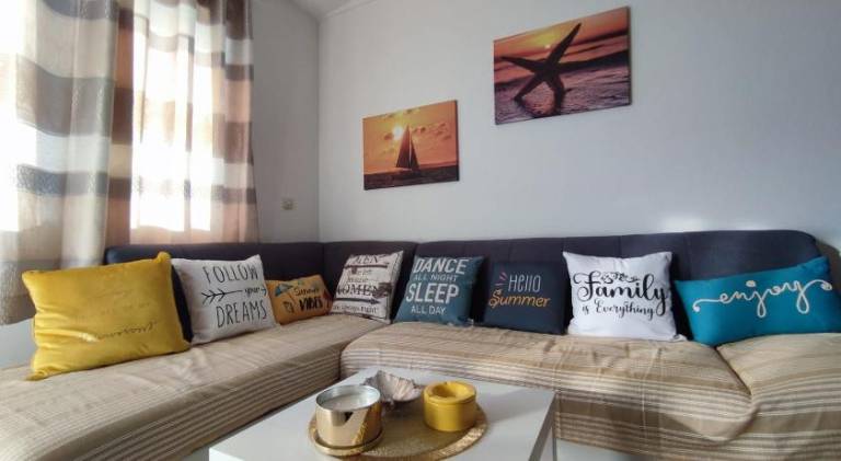 Holiday apartment with patio & BBQ — photo 2