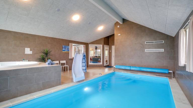 Child-friendly vacation home with garden, hot tub & sauna | Pets are welcome in Grenaa