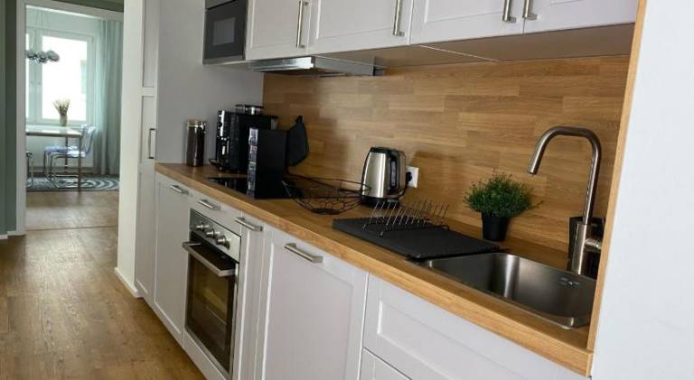Charming rental apartment with yard, barbecue & patio | Suitable for remote work | Dogs allowed — photo 5