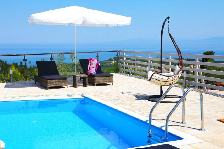 Villa with jacuzzi, pool & BBQ in Lefkada