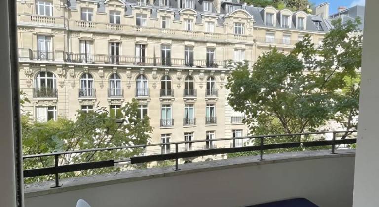 Fully equipped rental apartment with jacuzzi & terrace | Next to Arc de Triomphe | Suitable for remote work | Pets allowed — photo 4