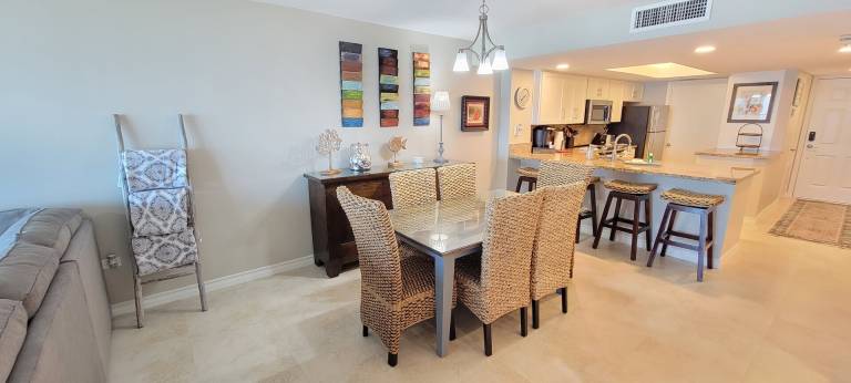 Beachfront 8th floor Luxury Condo! Pet friendly! — photo 5