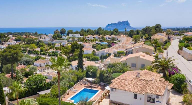 Fully equipped villa with terrace, private pool & yard | Dogs allowed — photo 4