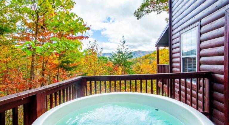 Papa Bear - Private with Hot Tub, Pool Table, and View — photo 2