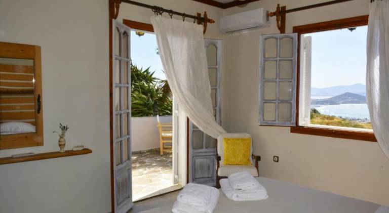 Vacation home with yard & patio | Pets allowed — photo 2