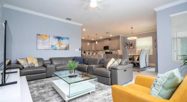 Luxury 6BR Resort Home - Pool, Hot Tub & BBQ - Near Disney! — photo 3