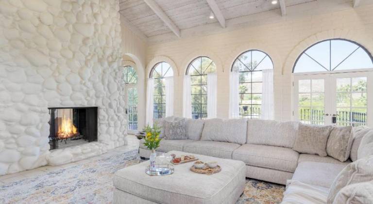 Diamondback by AvantStay Luxury Retreat Pool — photo 4