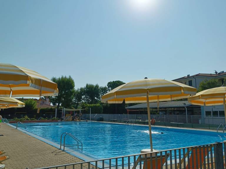 Fully equipped beautiful rental apartment with pool, terrace & BBQ | Mountain view | Dogs allowed in Numana