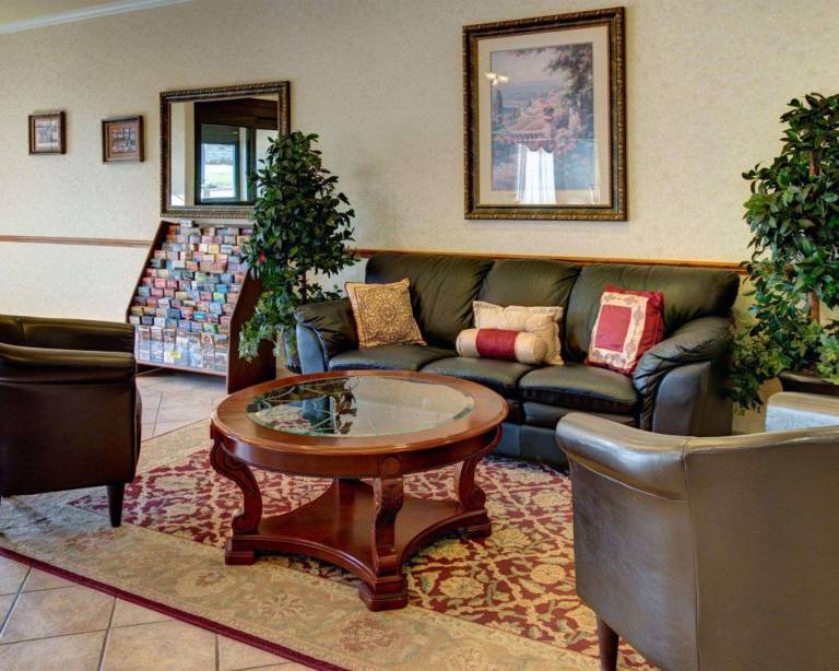 Quality Inn & Suites Glen Rose — photo 4