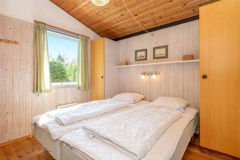Fully equipped beautiful vacation home with barbeque, yard & terrace | Dogs allowed — photo 4