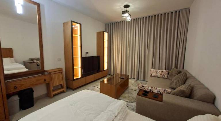 Apartment with pool — photo 2