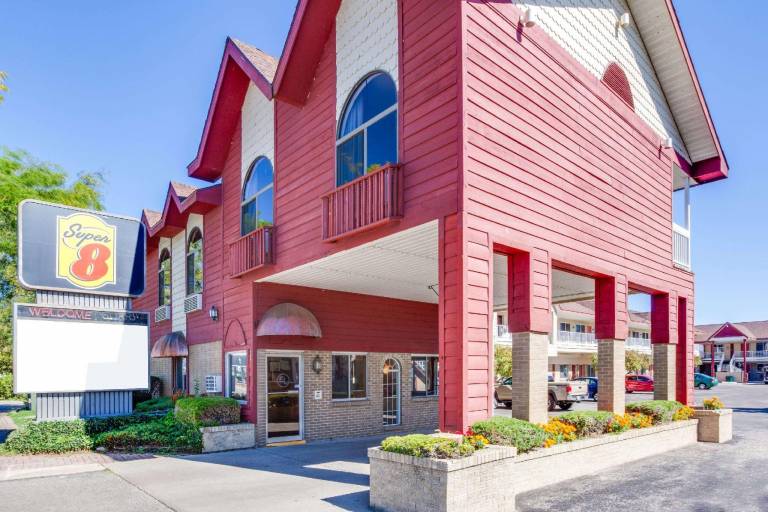 Super 8 By Wyndham Mackinaw City/Beachfront Area in Mackinaw City, MI