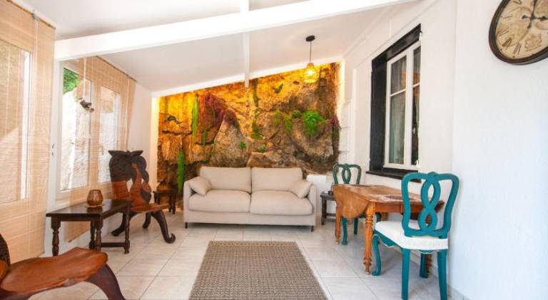 Fully equipped pleasant rental apartment with jacuzzi, garden & patio | Perfect for remote work | Pets are welcome in Villefranche-sur-Mer