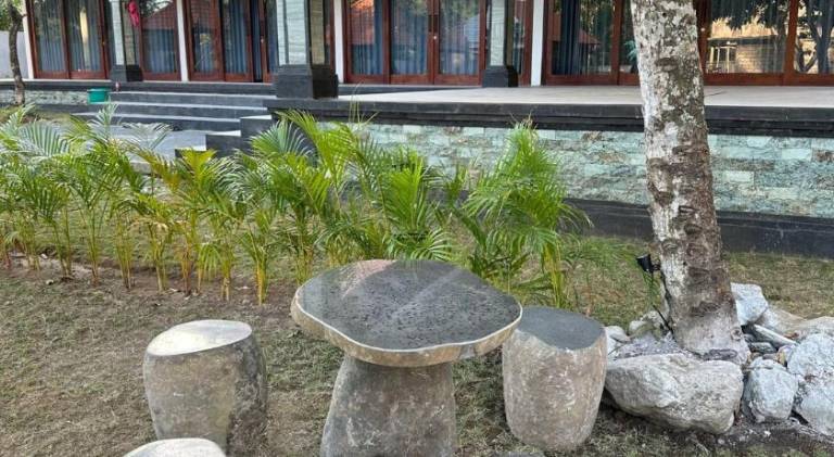 Holiday apartment with jacuzzi, terrace & private pool | Perfect for remote work in Karangasem