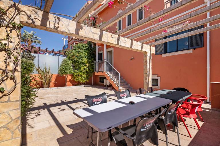 Fully equipped beautiful villa with garden, terrace & private pool | City view | Pets allowed — photo 3