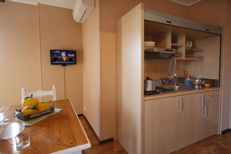 Apartment with terrace & yard | Pet-friendly — photo 5