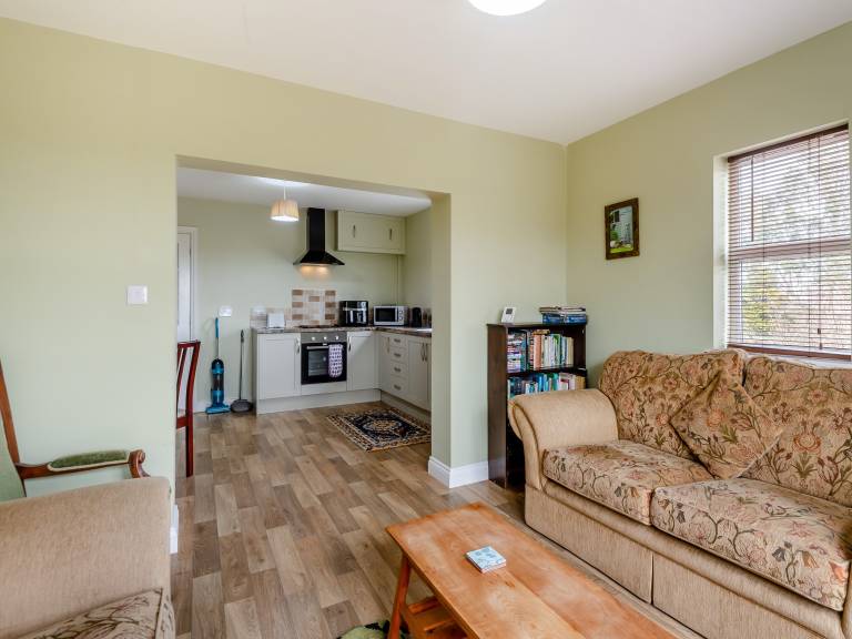 Family-oriented pleasant cottage | River view | Pets are welcome — photo 4