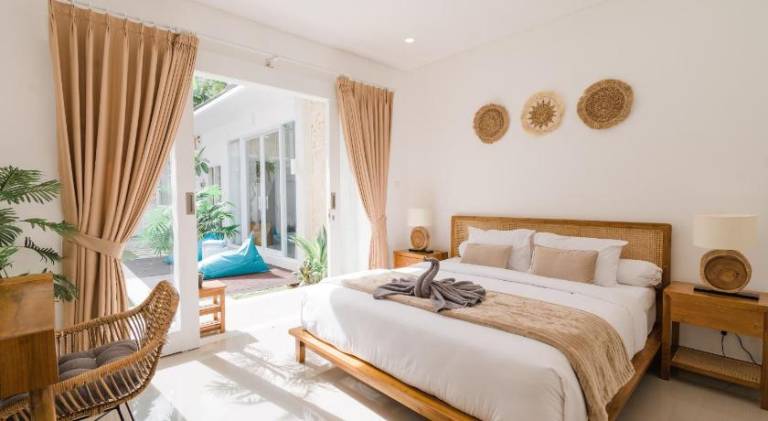 Villa with private pool, garden & patio | Perfect for remote work | Dogs allowed — photo 2