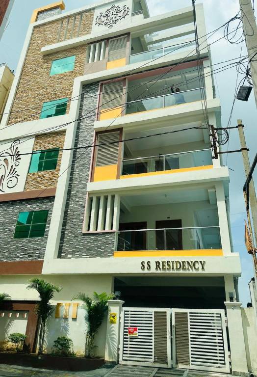 Luxury lake view home stay at near AIG hospitals